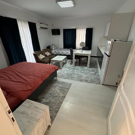 Gazde/Camere de închiriat Island 1