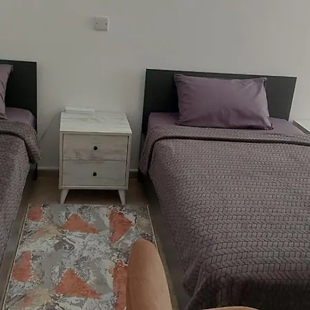 Gazde/Camere de închiriat Island 1 *